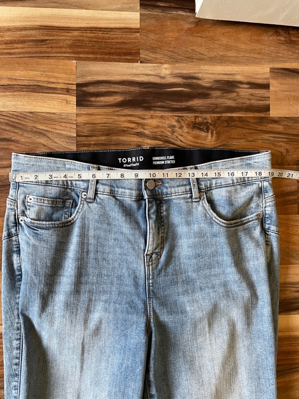 Torrid Bombshell Flare jeans size 20 regular 2 2x - Picture 3 of 8